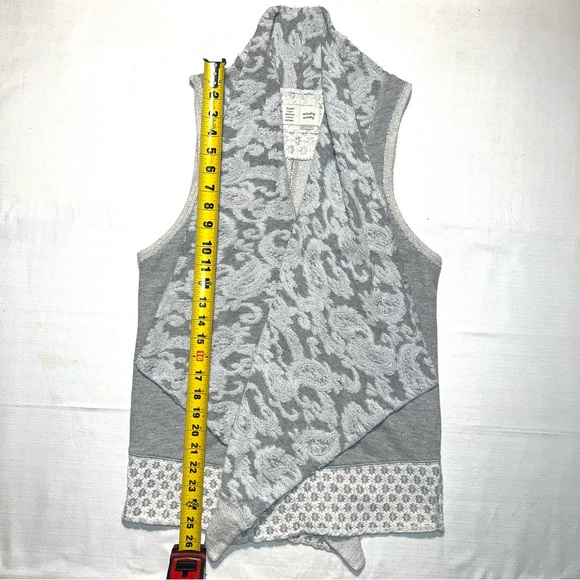 Anthropologie Saturday Sunday Lace knit asymmetrical gray/white open tunic - Picture 13 of 16